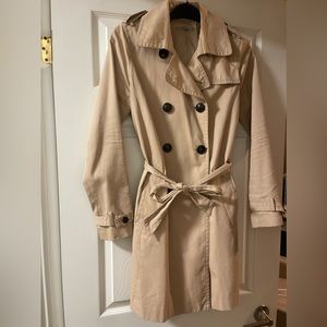 Beige trench-coat from Gap, size small great condition